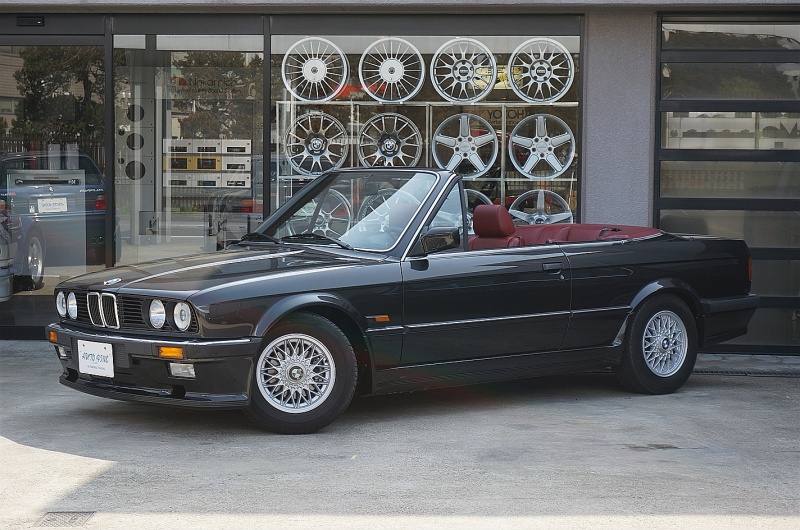 Minichamps 1:43 BMW 3 Series (E30) Year 1989 diamond black
